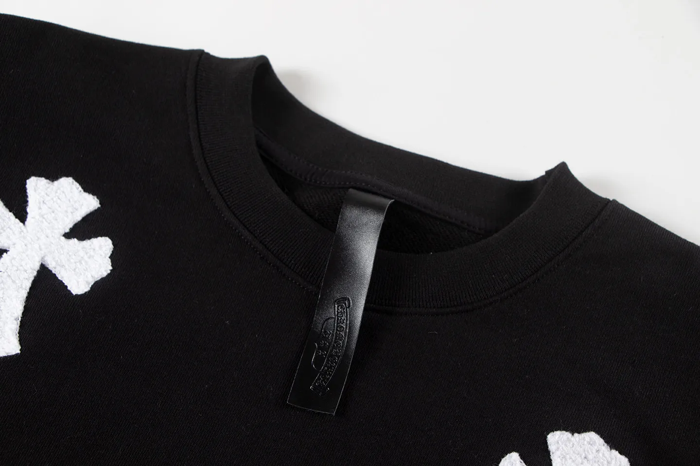P250 Chrome Hearts Chrome Hearts Embroidered Towel Embroidered Sweater Round Neck Sweater Size: SMLXL Color: Black